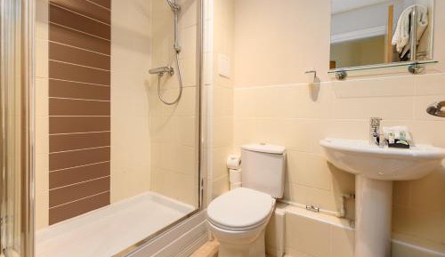 Classic Two-Bedroom Apartment Handleys Court