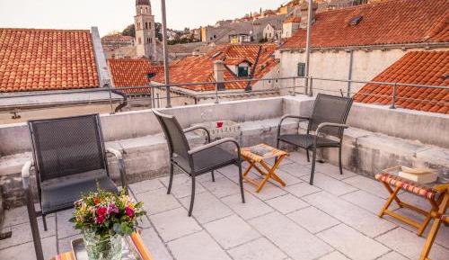 Luxury Four-Bedroom Apartment