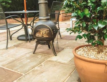 Riverside Lodge with Hot Tub