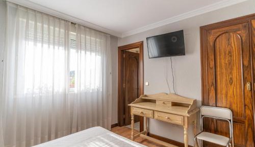 Economy Triple Room