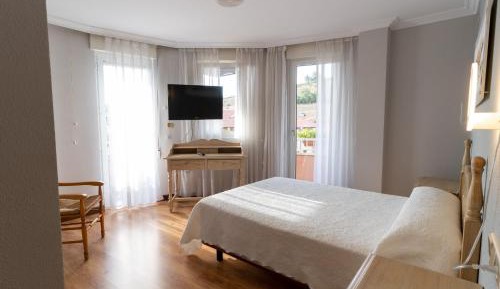 Queen Room with Balcony