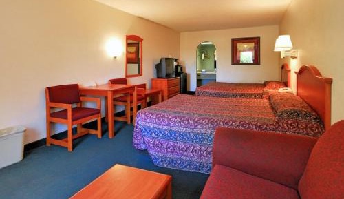 Deluxe Queen Suite with Two Queen Beds - Non-Smoking