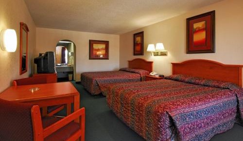 Queen Room with Two Queen Beds - Non-Smoking