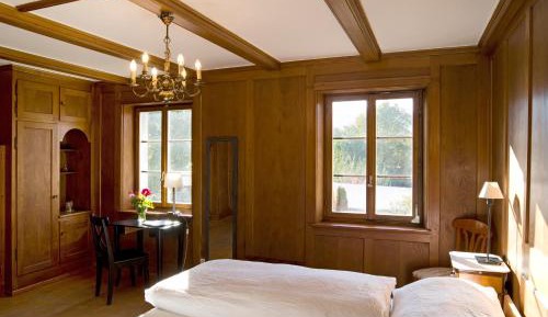 Standard Double Room with Shared Bathroom