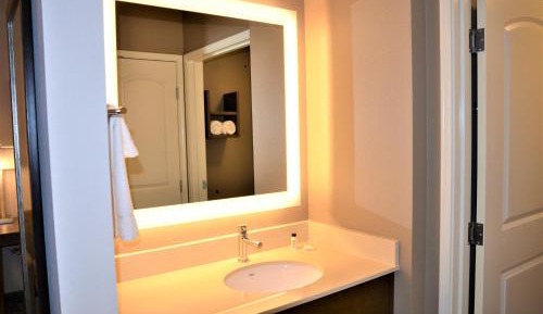 One-Bedroom King Suite