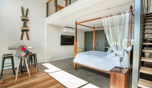 Apartment with Mountain View