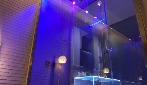 Superior Room with Chromotherapy Shower 
