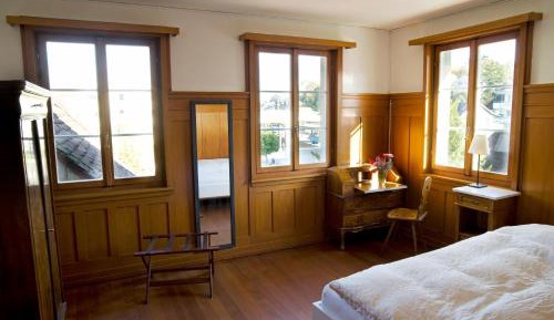 Single Room with Shared Bathroom