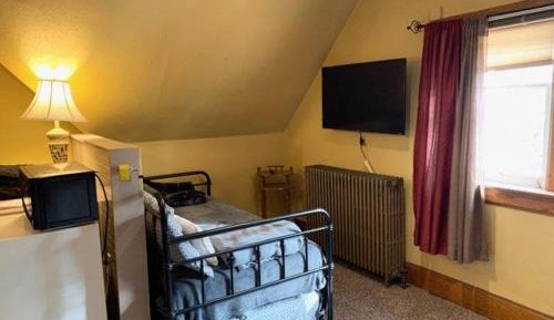 Quadruple Room with Shared Bathroom