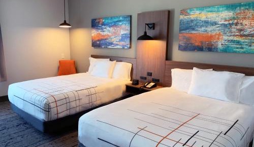 2 Queen Beds, Deluxe Mobility/Hearing Access Room, Tub w/ Grab Bars, Non-Smoking