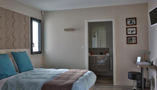 Deluxe Double Room with Shower