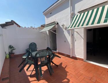 One-Bedroom Apartment with Terrace (2-3 Adults)