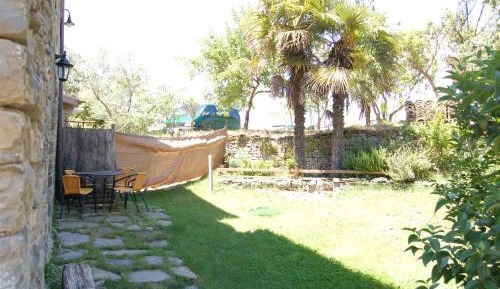 One-Bedroom Apartment with Garden