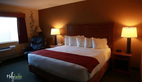 King Room with Bath Tub - Mobility Accessible/Non-Smoking