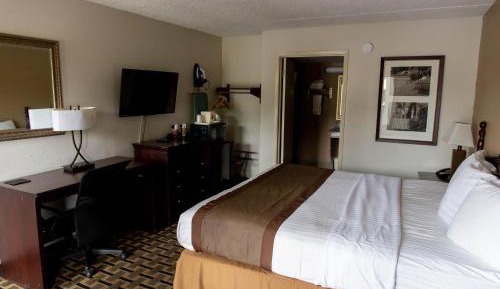 Standard King Room - Non-Smoking 