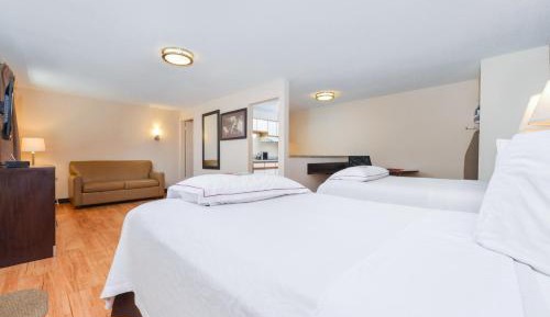 Deluxe Double Room with Two Full Beds with Kitchenette - Disability Access/Smoke-Free