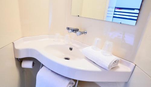 Triple Room (2 Adults + 1 Child)