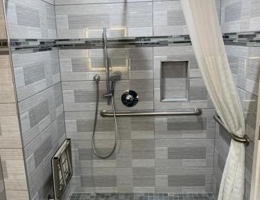 Queen Room - Disability Access