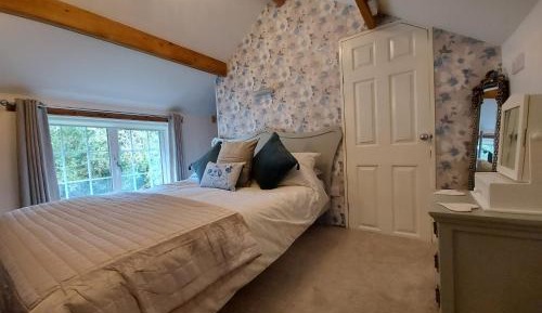 Cottage with Garden View