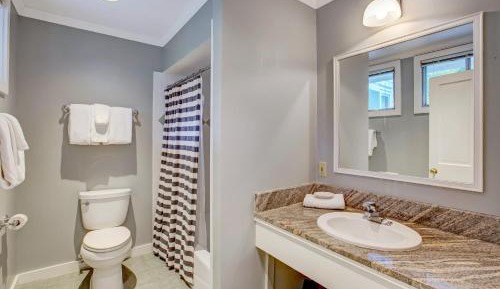 Champlain House Guest Room