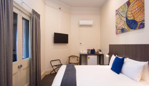 Queen Room (Shared Bathroom)