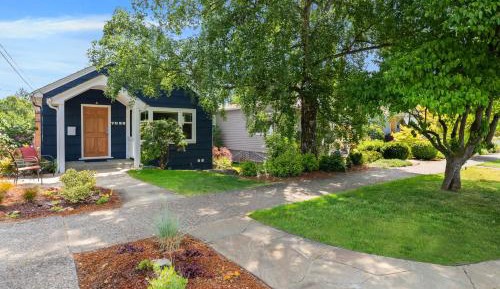 Three-Bedroom Vacation Home 