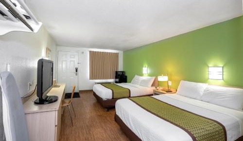 Queen Room with Two Queen Beds - Disability Access