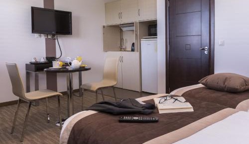 One-Bedroom Apartment (4 Adults)