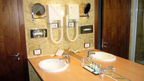 Standard Double Room (2 Adults + 1 Child)