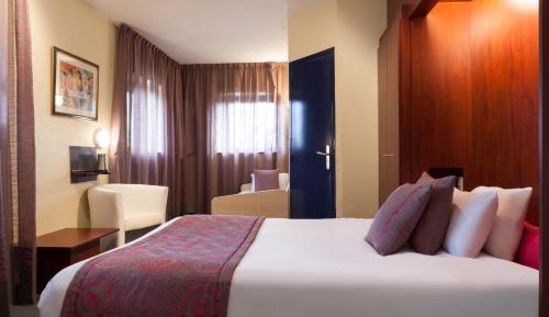 Triple Room with Three Single Beds