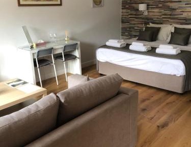 Apartment with Shower