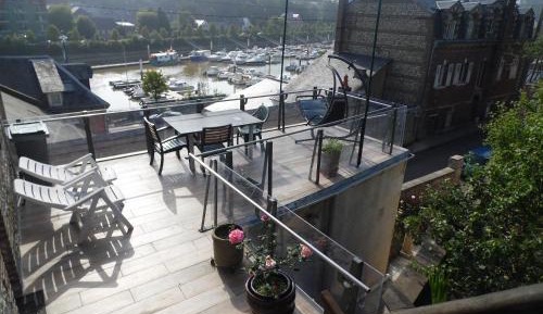 Apartment with Terrace