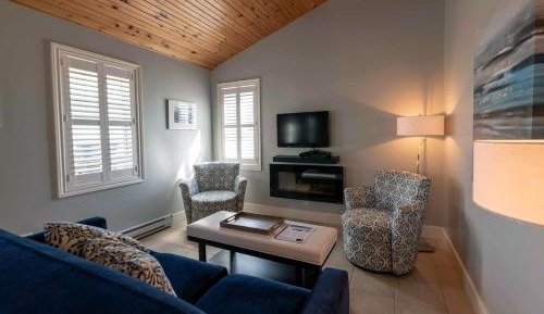 Standard Two Bedroom Cottage (2 Queen Beds)