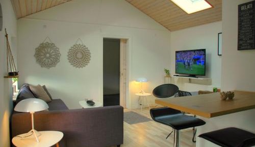  Private One-Bedroom House