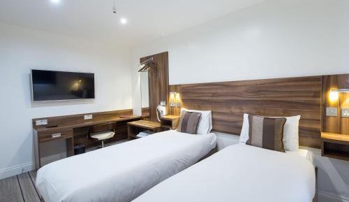 Superior Deluxe Double or Twin Room 