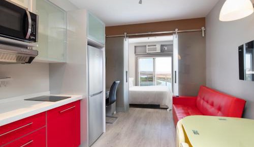 One-Bedroom Suite with Sea View