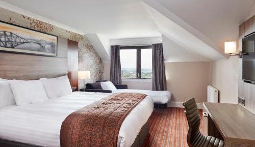 Superior King with Sofa