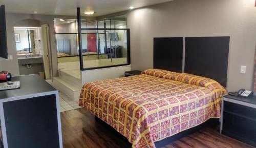 King Room with Spa Bath