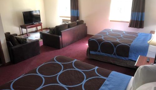 Queen Suite with Two Queen Beds - Non-Smoking