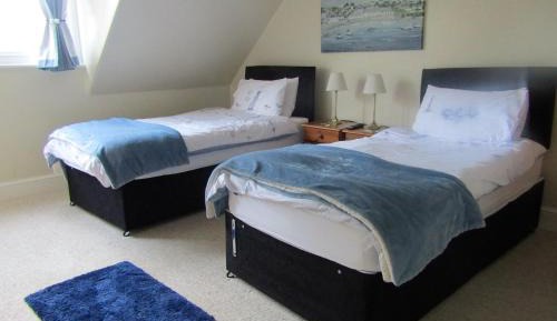 Twin Room with Bathroom