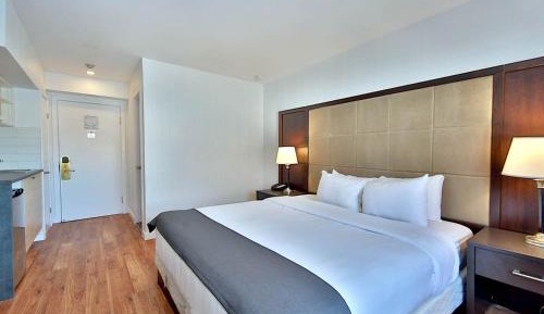 Superior Room, 1 King Bed with Kitchenette