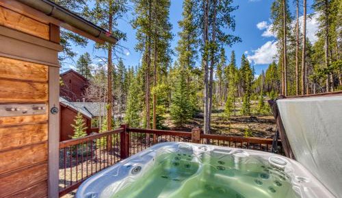 Three-Bedroom Vacation Home 