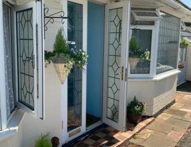 Deluxe Queen Room - Park and Fly 7 Days