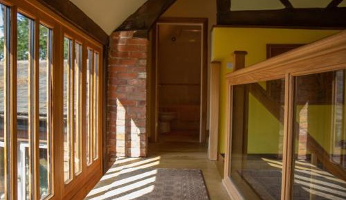 Deluxe Double Room (2 Adults + 1 Child)