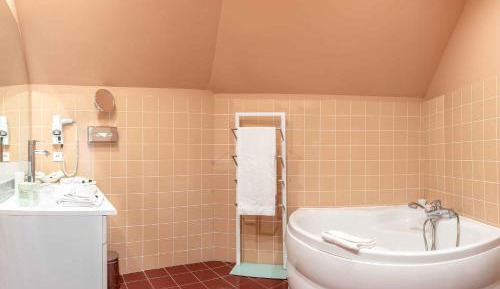 Suite with Spa Access