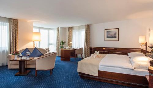 Suite - Lake View