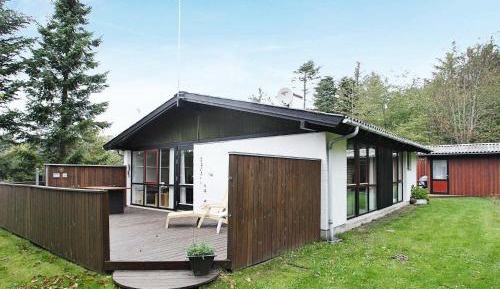 Three-Bedroom Vacation Home 