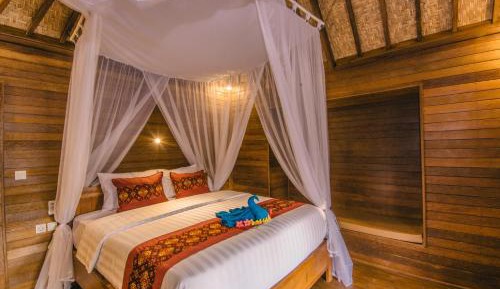 Bungalow with Garden View