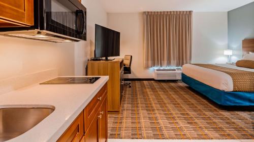 King Room with Kitchenette