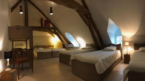 Single Bed in 9-Bed Dormitory Room